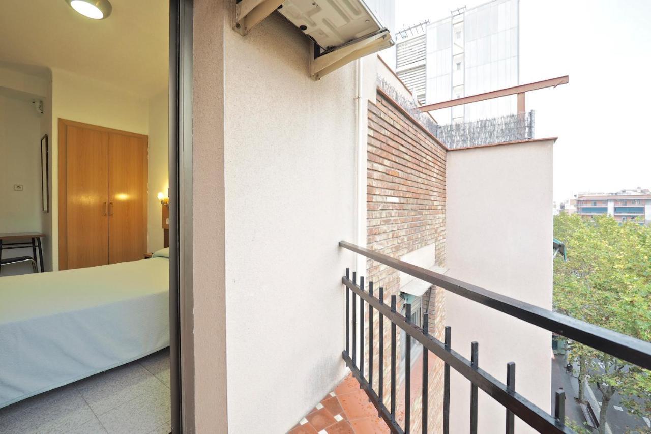 Hostal Ballestero Barcelona Exterior photo