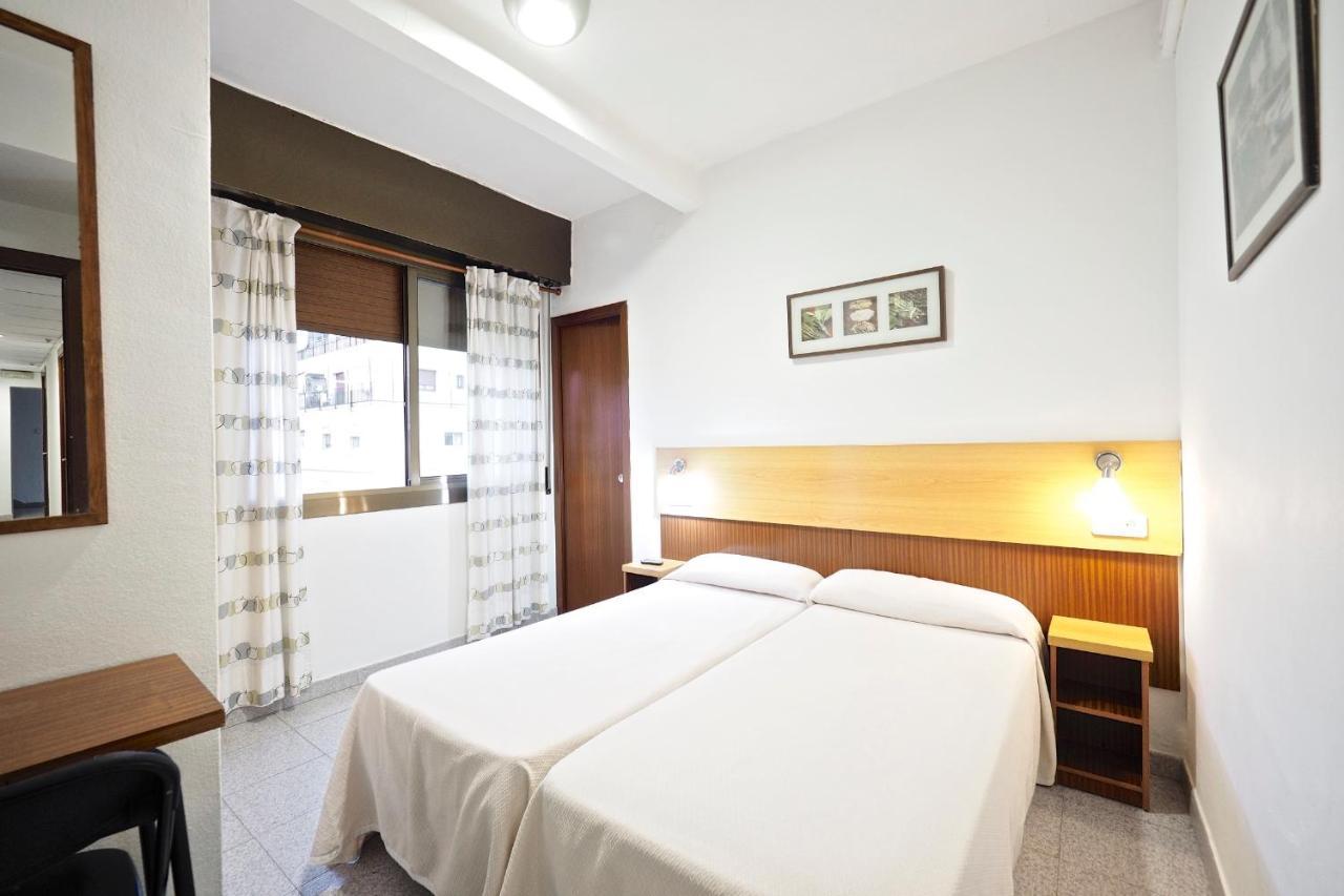 Hostal Ballestero Barcelona Exterior photo