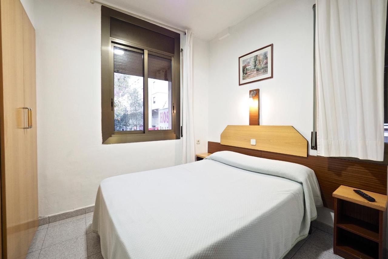 Hostal Ballestero Barcelona Exterior photo