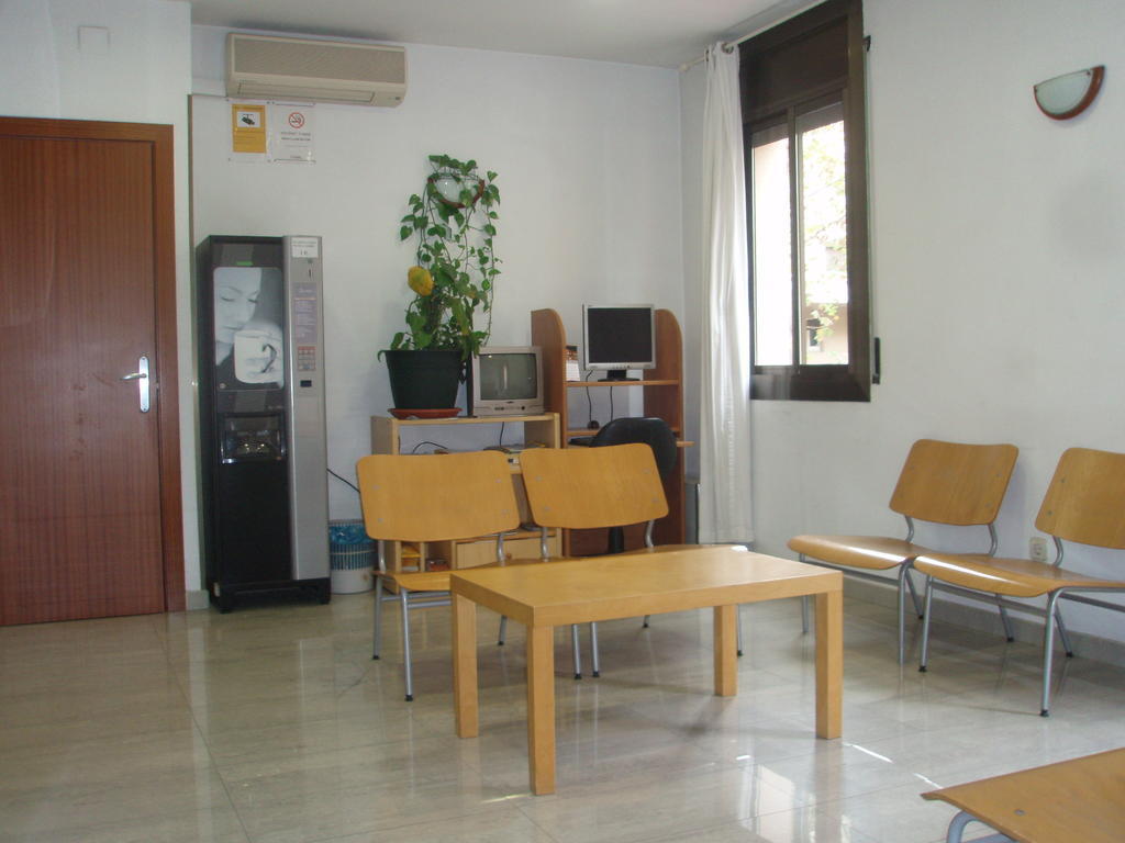 Hostal Ballestero Barcelona Exterior photo